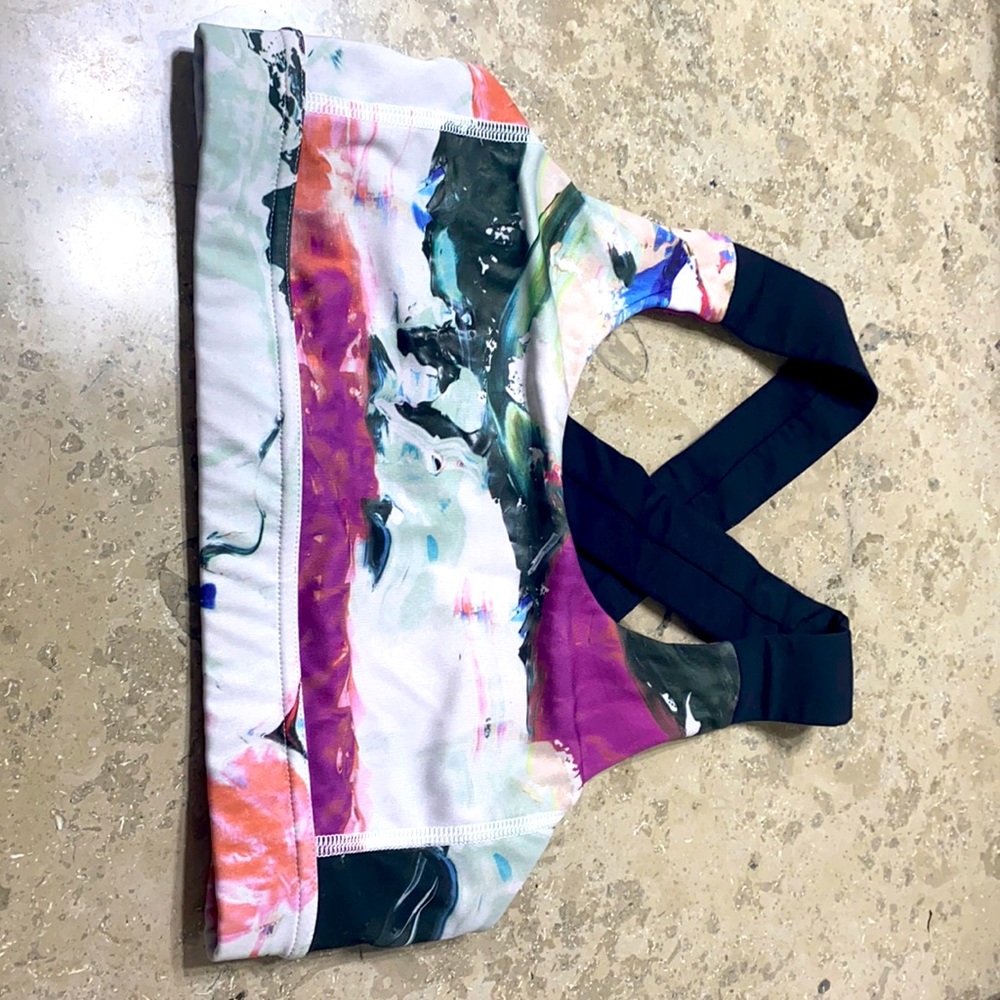 Lululemon sports bra